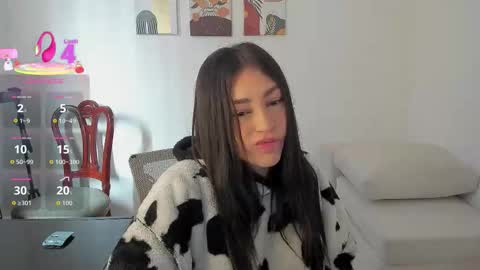 Snapshot of itziar_cailanie chatting on October 2025 05:25:02 PM Itziar  online show from October 2025 05:25:02 PM