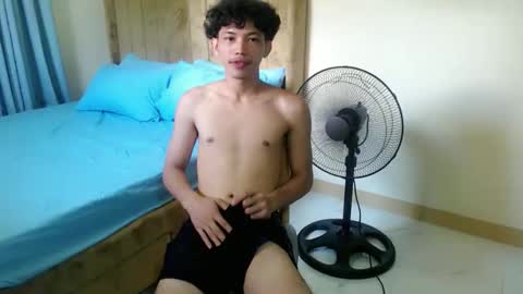 Snapshot of itzme_curlyalvin chatting on April 2026 12:37:01 AM alvin pandoy online show from April 2026 12:37:01 AM