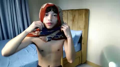 Snapshot of itzme_curlyalvin chatting on April 2026 12:26:02 AM alvin pandoy online show from April 2026 12:26:02 AM