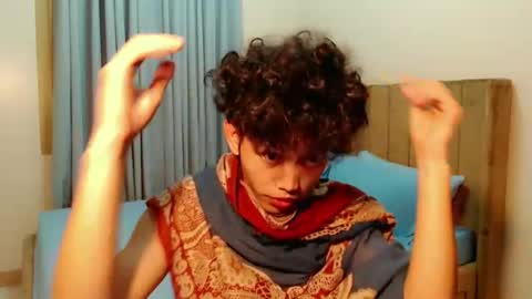 Snapshot of itzme_curlyalvin chatting on April 2026 10:49:02 AM alvin pandoy online show from April 2026 10:49:02 AM