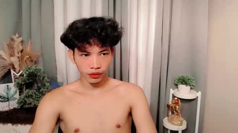 Snapshot of itzme_curlyalvin chatting on April 2026 12:46:02 AM alvin pandoy online show from April 2026 12:46:02 AM