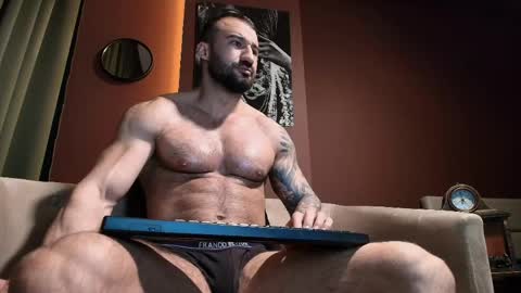 Snapshot of iustinmucle95 chatting on April 2026 04:48:01 AM iustinmucle95 online show from April 2026 04:48:01 AM