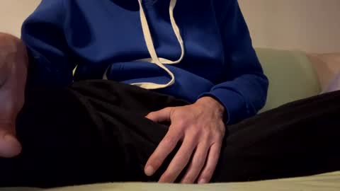 Snapshot of iuuuf2 chatting on December 2024 07:24:02 AM Iuuuf2 or Samel online show from December 2024 07:24:02 AM