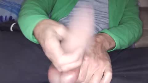 Snapshot of iuuuf2 chatting on January 2025 10:17:02 PM Iuuuf2 or Samel online show from January 2025 10:17:02 PM