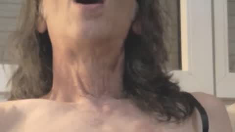 Snapshot of iuuuf2 chatting on April 2026 07:38:02 PM Iuuuf2 or Samel online show from April 2026 07:38:02 PM