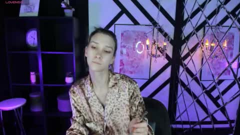 Iva online show from October 2025 01:48:02 PM