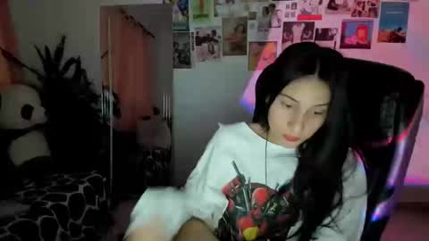ivanna_essis online show from December 2025 02:07:02 AM