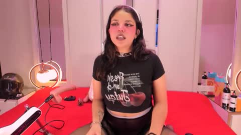     online show from November 2025 02:22:01 PM