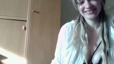 Snapshot of ivetta911 chatting on April 2026 02:28:01 PM ivetta911 online show from April 2026 02:28:01 PM