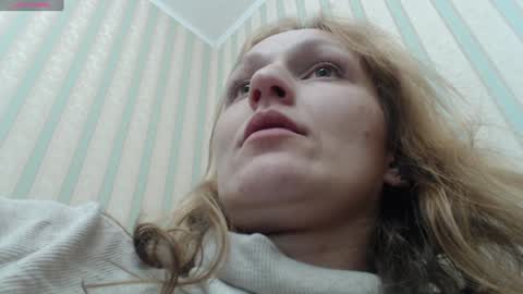 Snapshot of ivi_kiwi chatting on January 2025 08:28:01 PM Masha online show from January 2025 08:28:01 PM