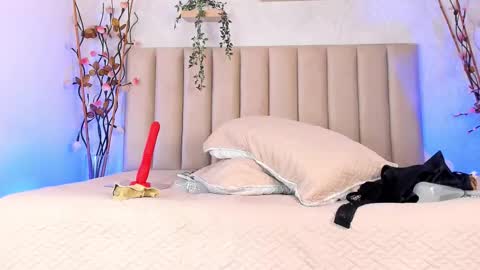 Ivone Adams online show from February 2026 08:54:01 PM