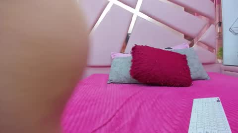 IvonJanice online show from December 2025 01:05:02 PM