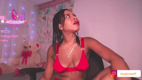 Snapshot of ivonjoness chatting on October 2025 02:56:01 AM Ivon Miss Jones online show from October 2025 02:56:01 AM