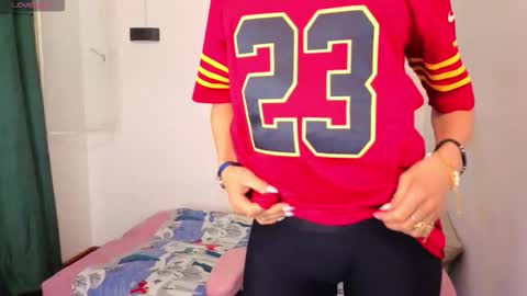 IVONNE online show from December 2025 02:54:02 AM