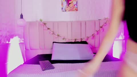 Snapshot of ivonne_valencia chatting on May 2026 01:05:01 PM ivonne_valencia online show from May 2026 01:05:01 PM