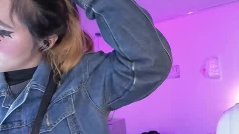 Snapshot of ivonny_sakura chatting on March 2026 12:00:01 PM Ivonny online show from March 2026 12:00:01 PM