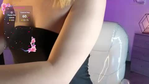 Snapshot of ivonny_sakura chatting on April 2026 08:02:01 PM Ivonny online show from April 2026 08:02:01 PM