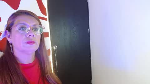 Snapshot of ivory_mistress chatting on May 2026 01:39:02 PM ivory_mistress online show from May 2026 01:39:02 PM
