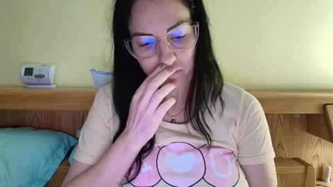 Ivory online show from November 2025 05:01:02 PM