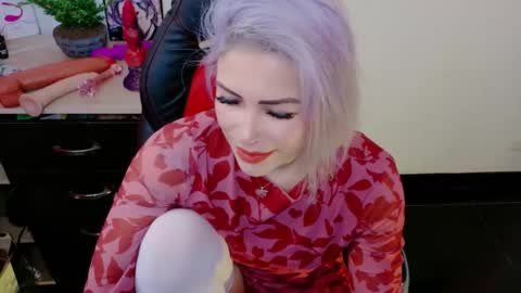 Diana Rojas  online show from February 2026 10:27:02 PM