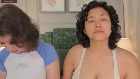 Snapshot of ivy_and_molly chatting on December 2024 10:34:02 AM Ivy and Molly online show from December 2024 10:34:02 AM