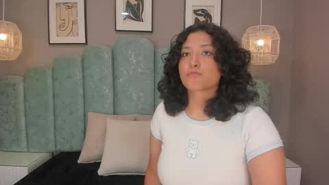 Snapshot of ivy_and_molly chatting on September 2025 08:31:02 PM Ivy and Molly online show from September 2025 08:31:02 PM