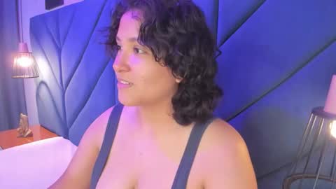 Snapshot of ivy_and_molly chatting on November 2025 08:22:02 PM Ivy and Molly online show from November 2025 08:22:02 PM