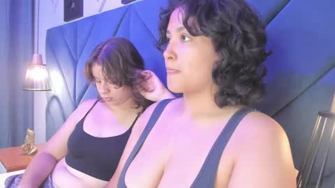 Snapshot of ivy_and_molly chatting on November 2025 08:22:02 PM Ivy and Molly online show from November 2025 08:22:02 PM