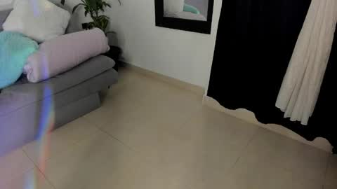 Snapshot of ivy_velvet chatting on April 2026 01:38:02 AM I V Y online show from April 2026 01:38:02 AM