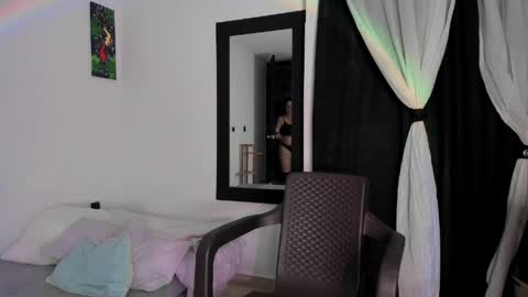 Snapshot of ivy_velvet chatting on April 2026 02:47:01 AM I V Y online show from April 2026 02:47:01 AM