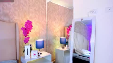 Ivy  online show from December 2025 09:00:01 PM