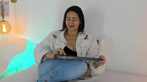 Snapshot of ivyblackk chatting on November 2025 02:51:01 PM Ivy online show from November 2025 02:51:01 PM