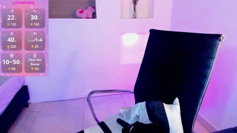 i v y  b l i s s online show from February 2025 03:18:02 PM