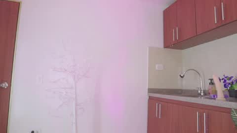 Snapshot of ivyluxe_ chatting on April 2026 12:00:01 AM Ivy online show from April 2026 12:00:01 AM