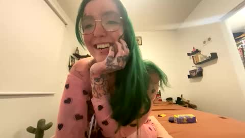 Snapshot of ivyriot95 chatting on October 2025 03:43:01 AM Ivy Riot online show from October 2025 03:43:01 AM