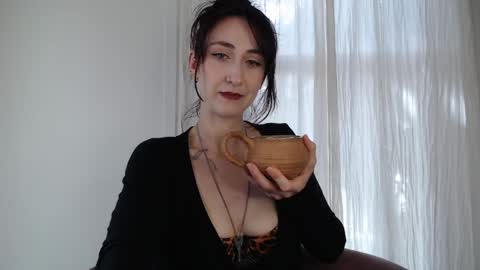 Ivy Rosie online show from April 2026 04:38:01 PM