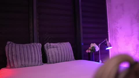 IvyRowa online show from February 2025 07:19:02 PM