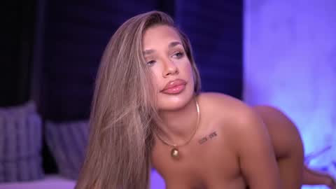 IvyRowa online show from March 2025 10:17:02 PM