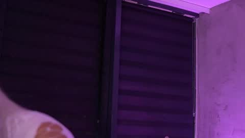 IvyRowa online show from September 2025 05:35:01 PM