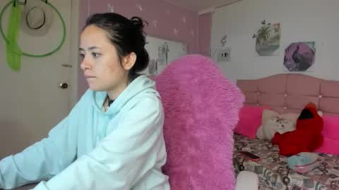Snapshot of ivyyemerald_ chatting on May 2026 12:00:02 PM IVY online show from May 2026 12:00:02 PM