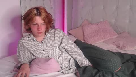 Maxim online show from September 2025 09:53:01 PM