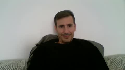 Snapshot of iyoperro chatting on November 2025 10:04:02 AM Casandro online show from November 2025 10:04:02 AM