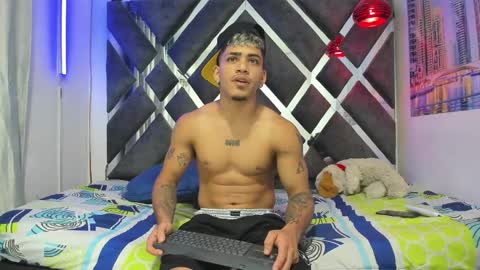 Snapshot of izaak_taylor7 chatting on January 2026 08:03:02 PM izaack online show from January 2026 08:03:02 PM