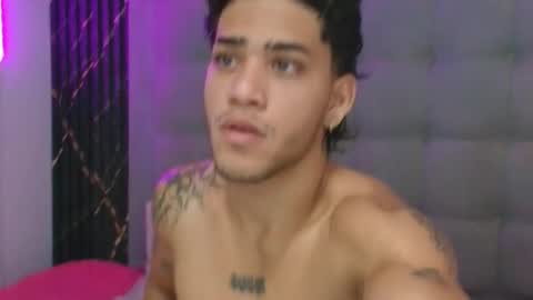 Snapshot of izaak_taylor7 chatting on May 2026 03:23:01 AM izaack online show from May 2026 03:23:01 AM