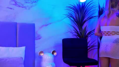 izabelle_02 online show from March 2026 04:51:01 AM