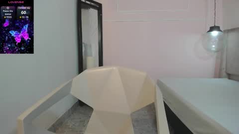 Snapshot of izelevans chatting on March 2026 01:05:01 PM izelevans online show from March 2026 01:05:01 PM