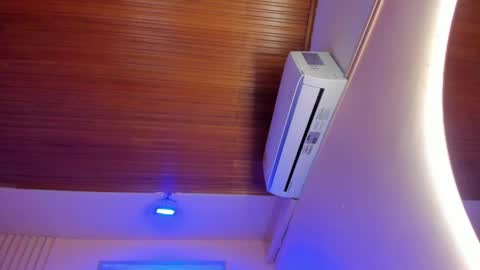 Izumi online show from April 2026 11:58:01 AM