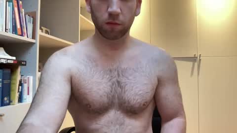 Snapshot of izylduur chatting on January 2025 08:06:01 AM Izylduur online show from January 2025 08:06:01 AM