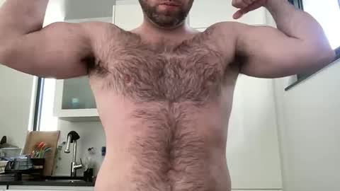 Snapshot of izylduur chatting on April 2026 09:42:02 AM Izylduur online show from April 2026 09:42:02 AM