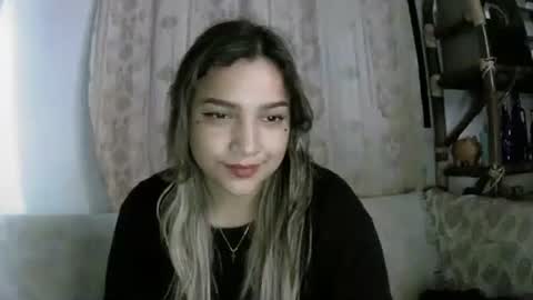 Snapshot of izzy_32 chatting on April 2026 07:03:02 AM izzy_32 online show from April 2026 07:03:02 AM